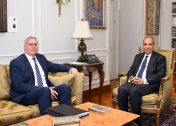 وزير الخارجية يستقبل وزير البترول والثروة المعدنية