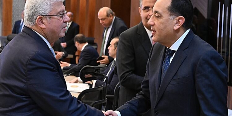 في أول اجتماع لها في العام الجديد 2026: رئيس الوزراء يترأس الاجتماع الأسبوعي للحكومة بالعاصمة الجديدة