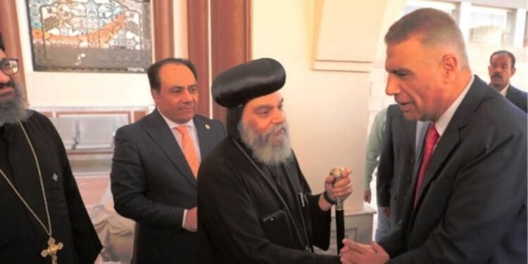 بالصور و بمناسبة أعياد الميلاد المجيد .. محافظ أسوان يتقدم المهنئين للأخوة الأقباط بكنائس الأرثوذكس والإنجلية والكاثوليك