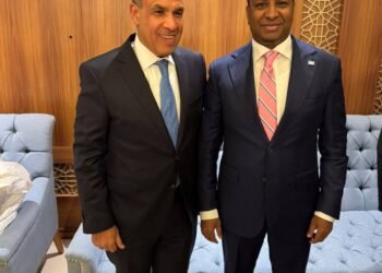 دعماً لوحدة وسيادة الصومال … وزير الخارجية يلتقي نظيره الصومالي