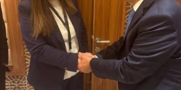 وزير الخارجية يلتقي بنظيرته الفلسطينية