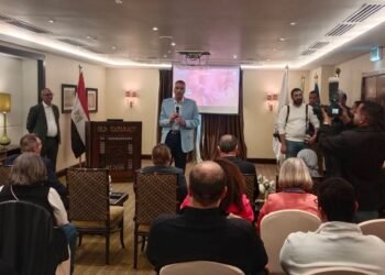 محافظ البنك المركزى المصرى ووزير الزراعة ومحافظ أسوان يشهدون عرض تقديمى لمشروع دعم صغار المزارعين بالمحافظة