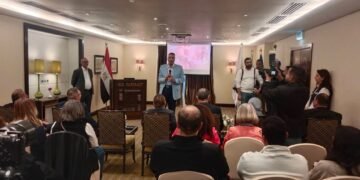 محافظ البنك المركزى المصرى ووزير الزراعة ومحافظ أسوان يشهدون عرض تقديمى لمشروع دعم صغار المزارعين بالمحافظة