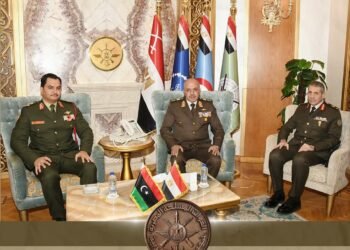 وزير الدفاع والإنتاج الحربى والفريق / أحمد خليفة رئيس أركان حرب القوات المسلحة يلتقيان نائب القائد العام للجيش الوطنى الليبى