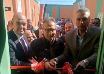 محافظ أسوان يشهد إحتفالية الأورمان والبنك الأهلى بقرية بنبان بدراو لتسليم 20 منزل و 21 رأس من الماشية و 10 مشروعات تنموية صغيرة لدعم الأسر الأولى بالرعاية والأكثر إحتياجاً