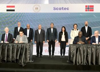 على هامش احتفالية افتتاح المرحلة الأولى من مشروع «أوبيليسك» للطاقة الشمسية بنجع حمادي بقنا: رئيس الوزراء يشهد توقيع اتفاقيات التمويل المبدئية لمشروع «ڤالي للطاقة المستدامة