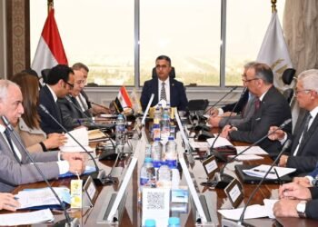 وزير التموين يجتمع برؤساء مجالس إدارات شركات الزيوت التابعة للشركة القابضة للصناعات الغذائية لمتابعة الاستعدادات لشهر رمضان وزيادة معدلات الإنتاج