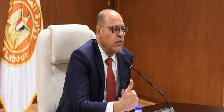 بالصور ..استمرار اختبارات المتقدمين للعمل بمشروع الضبعة النووية بمقر وزارة العمل وزير العمل: وظائف مستقرة برواتب مجزية داخل أحد أكبر المشروعات القومي