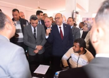 وزير العمل ومحافظ السويس يفتتحان ملتقى توظيفي ويوفر 1700 فرصة عمل لشباب المحافظة