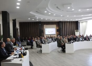 محافظ أسوان يوجه بتكثيف الرقابة على الأسواق لضبط الأسعار وحماية المواطنين