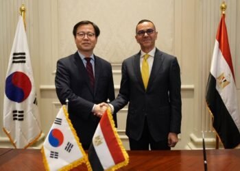 وزير الاستثمار والتجارة الخارجية ووزير التجارة والصناعة والموارد بجمهورية كوريا الجنوبية يوقعان بيانًا بشأن اتفاقية الشراكة الاقتصادية بين البلدين