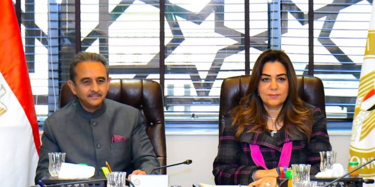 وزيرة التنمية المحلية والقائم بأعمال وزير البيئة تلتقي نظيرها الهندي لبحث تعزيز التعاون البيئي بين البلدين