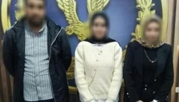 وزارة الداخلية تضبط 3 أشخاص لتوزيع كروت بمحيط لجان المحمودية