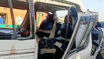 إصابة 22 شخصا فى انقلاب سيارة عمالة زراعية بصحراوى البحيرة