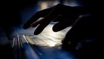 فبركة الصور بالذكاء الاصطناعي.. كيف تواجهها الشرطة والعقوبات القانونية المترتبة؟