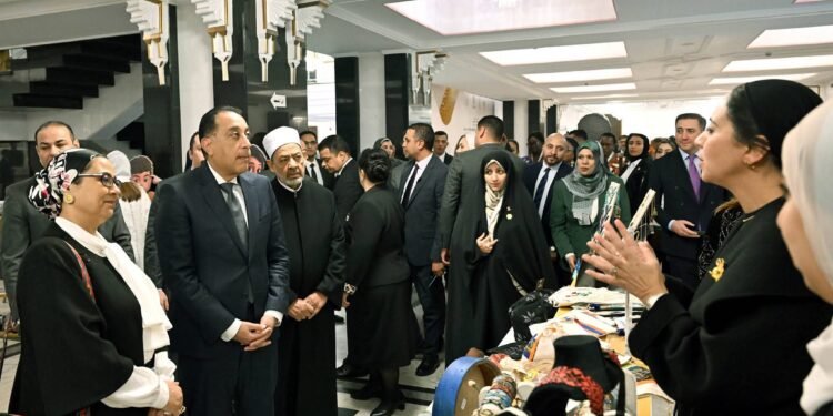 رئيس الوزراء يشهد انطلاق فعاليات مؤتمر “استثمار الخطاب الديني والإعلامي وأثره على حماية وتعزيز حقوق المرأة في دول منظمة التعاون الإسلامي