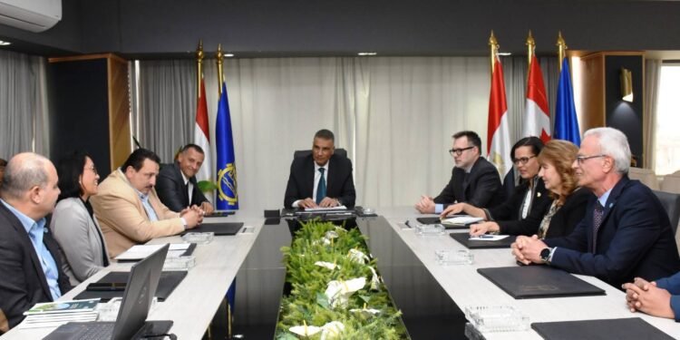 محافظ أسوان يترأس الإجتماع التنسيقى لمتابعة مشروع تعزيز الزراعة الذكية مناخياً بتمويل من الحكومة الكندية وبالتعاون مع منظمة الفاو