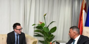 محافظ أسوان يستقبل سفير دولة كندا ووفد منظمة الفاو الدولية لتعزيز أوجه التعاون المشترك فى مجالات التنمية والإستثمار والسياحة