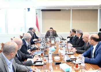 وزير الإسكان يعقد اجتماعاً مع مسؤولي “سيتي إيدج” لبحث موقف تطوير وتشغيل الشواطئ بمدينة العلمين الجديدة