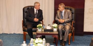 الفريق أسامة ربيع يبحث مع وزير النقل الأردني سبل تعزيز التعاون وتبادل الخبرات في مجالات الصناعة البحرية