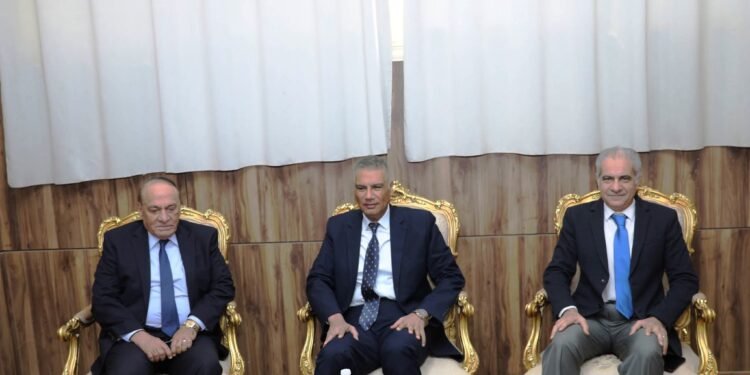 محافظ أسوان يشارك الندوة التوعوية عن التحديات التى تواجه الأمن القومى المصرى ” للخبير الإستراتيجى العسكرى الدكتور سمير فرج