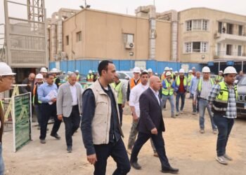 بيان عن حدوث كسر في ماسورة مياه وهبوط أرضي بجوار أحد العقارات بمنطقة مصر القديمة