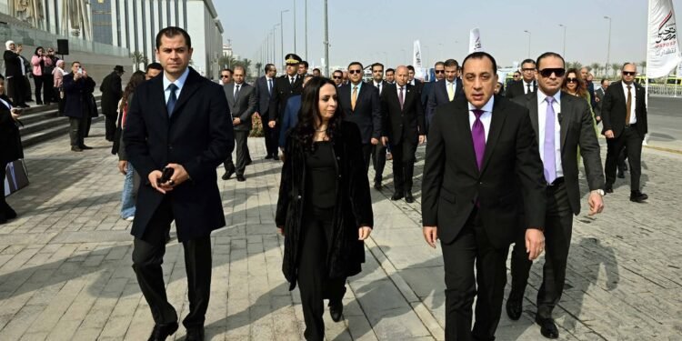 رئيس الوزراء يشهد إطلاق المبادرة الرئاسية “أبواب الخير” لدعم الأسر الأولي بالرعاية خلال شهر رمضان المبارك