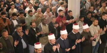 كبار القراء ونجوم «دولة التلاوة» يحيون ثامن ليالي رمضان بتلاوات ندية وابتهالات روحانية عامرة في المساجد الكبرى