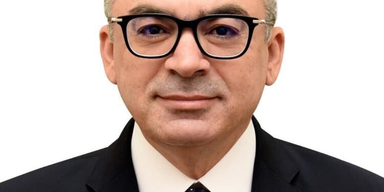 قرار جمهوري بتجديد تعيين د.علي الأنور عميدًا لكلية الطب