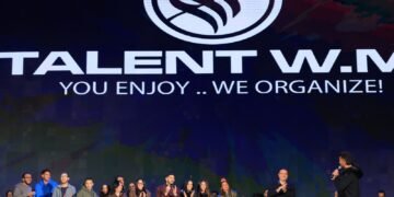 «مكسرات» تجمع أحمد سعد وأولاده بحضور محمد طارق يحيى وشريف مكاوي