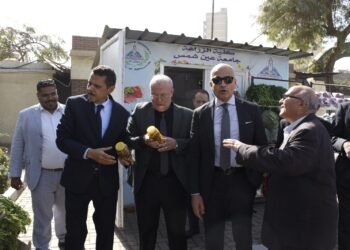 جولة تفقدية في معمل القياس والتقويم والصوب والمعامل التطبيقية والمناحل بكلية الزراعة