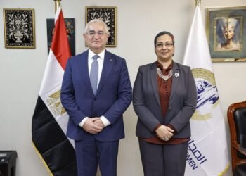 المجلس القومي للمرأة يبحث مع سفير أذربيجان بالقاهرة تعزيز التعاون