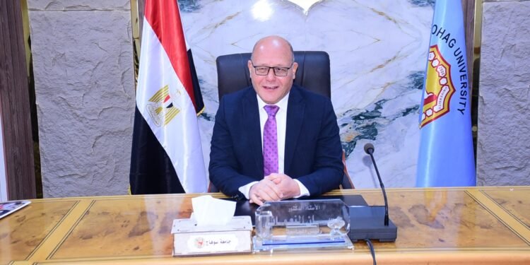 دعم الكوادر الشابة بكلية الطب بجامعة سوهاج بتكليف 33 معيدًا جديدًا بالاقسام الإكلينيكية