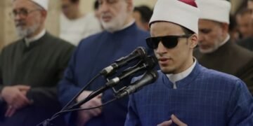 قصه حياه الشيخ محمد حسن ولد كفيف البصر تألق في برنامج دولةالتلاوة ليصبح حديث العالم العربي والإسلامي