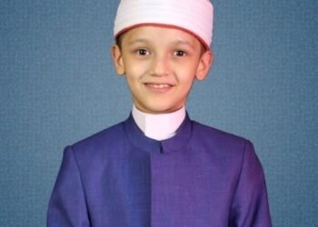 وزير الأوقاف يهنئ الطفل عمر علي بالفوز بالمركز الثاني بمسابقه دبي الدولية للقرآن الكريم