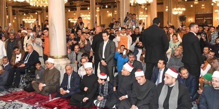 وزير الأوقاف ووكيل الأزهر ونقيب الأشراف يشهدون الاحتفال بذكرى غزوة بدر الكبرى بمسجد الإمام الحسين