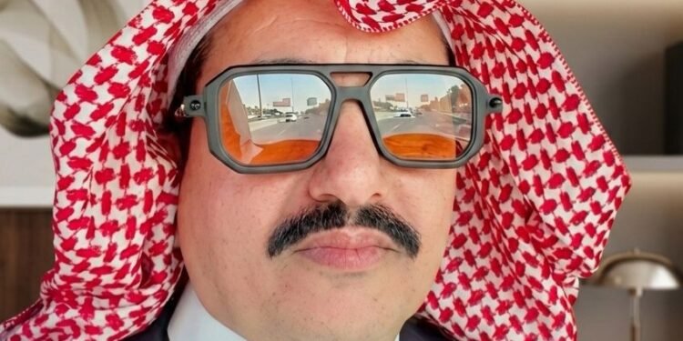 كيف يقدم عيد عواض القرني نصائحه في الصناعات الجلدية؟