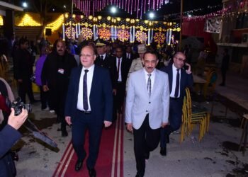 محافظ سوهاج يشارك في أكبر مائدة إفطار جماعي تنظمها جامعة سوهاج لمنسوبيها بحضور القيادات التنفيذية في أجواء رمضانية مميز