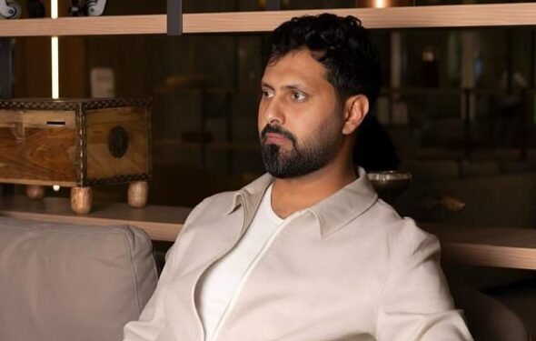 نواف العازب.. الرجل الذي يجمع بين الفن والموضة