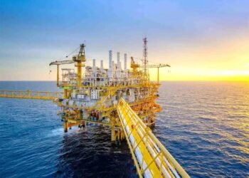 بئر جديدة تبدأ إنتاج الزيت الخام من حقل بلاعيم البحري بمنطقة شمال سيناء معدل الإنتاج نحو 1500 برميل زيت خام يوميًا،