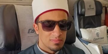 بعد نجاح كبير في الإمارات..الشيخ محمدأحمدحسن يعود إلى مصر والناس تمسّكتبه حتى آخر ليلة