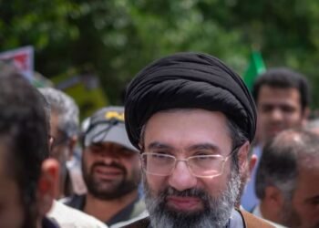 القناة 12 الإسرائيلية: مجتبى خامنئي أصيب لكنه ما زال على قيد الحياة