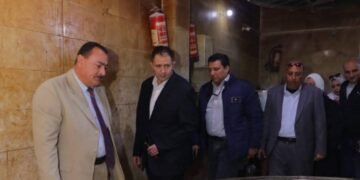محافظ دمياط يتابع إنتاج الخبز المدعم بمخبز ميت أبو غالب