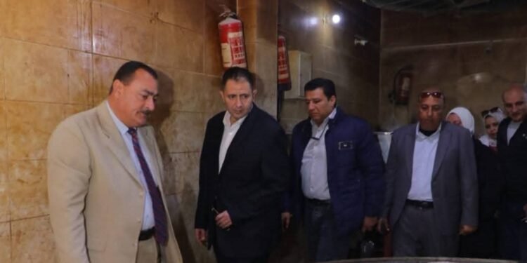 محافظ دمياط يتابع إنتاج الخبز المدعم بمخبز ميت أبو غالب