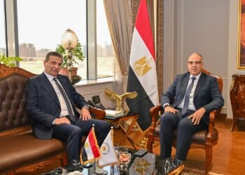 وزير الموارد المائية ووزير الزراعة  يبحثان موقف الموضوعات المشتركة بين وزارتي الري والزراعة