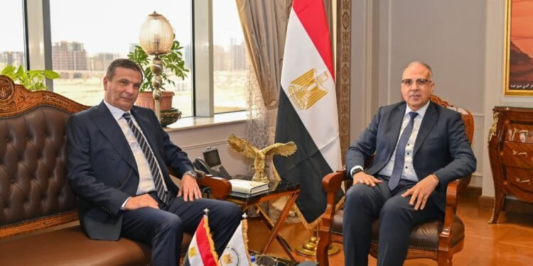 وزير الموارد المائية ووزير الزراعة يبحثان موقف الموضوعات المشتركة بين وزارتي الري والزراعة