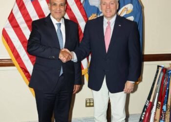 وزير الخارجية يلتقي زعيم الأغلبية الجمهورية بمجلس النواب الأمريكي