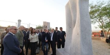 وزيرة الثقافة توافق على تجديد عرض 3 أعمال فنية من “سمبوزيوم أسوان”بميادين السويس