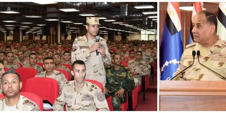 وزير الدفاع والإنتاج الحربى يلتقى عدداً من دارسى الأكاديمية العسكرية للدراسات العليا والإستراتيجية والمعاهد العسكرية وطلبة الأكاديمية العسكرية المصرية والكليات العسكرية