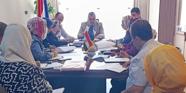 محافظ أسوان يكلف نائبه لترأس إجتماع لإستعراض الآليات الخاصة بالمشاركة فى الدورة الخامسة لجائزة مصر للتميز الحكومى لعام 2026